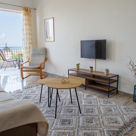 Almyros Aktis Seaview Apartment Kalamáta Eksteriør bilde