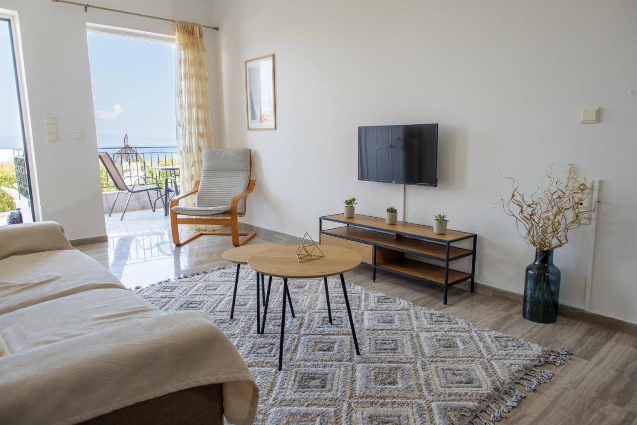 Almyros Aktis Seaview Apartment Kalamáta Eksteriør bilde
